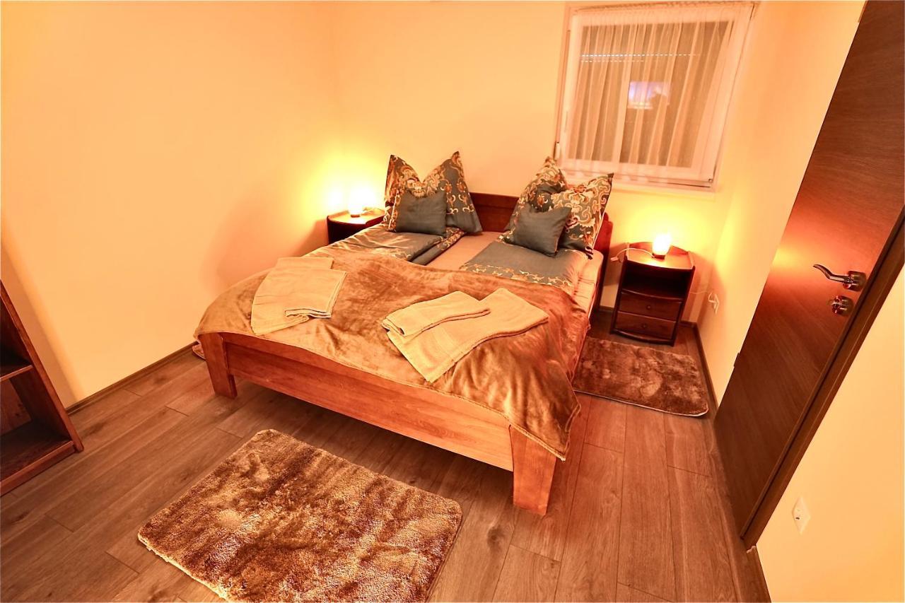 Bacchus Pub Es Panzio Bed & Breakfast Dunaharaszti Exterior photo